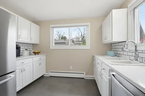 10 Weymouth Drive Nashua NH 03062