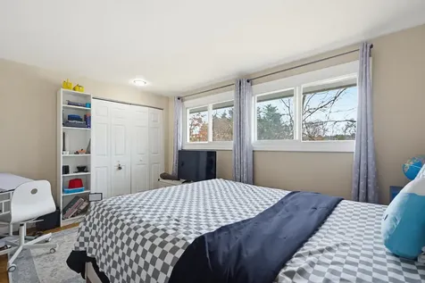 10 Weymouth Drive Nashua NH 03062