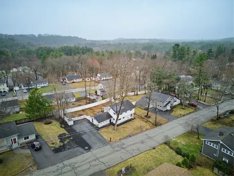 10 Weymouth Drive Nashua NH 03062