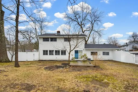 10 Weymouth Drive Nashua NH 03062