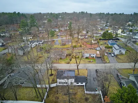 10 Weymouth Drive Nashua NH 03062