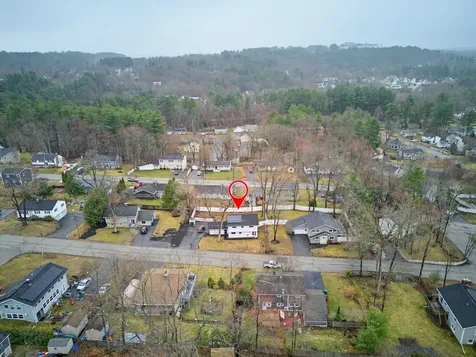 10 Weymouth Drive Nashua NH 03062