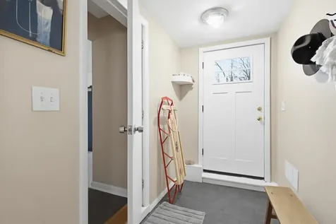 10 Weymouth Drive Nashua NH 03062