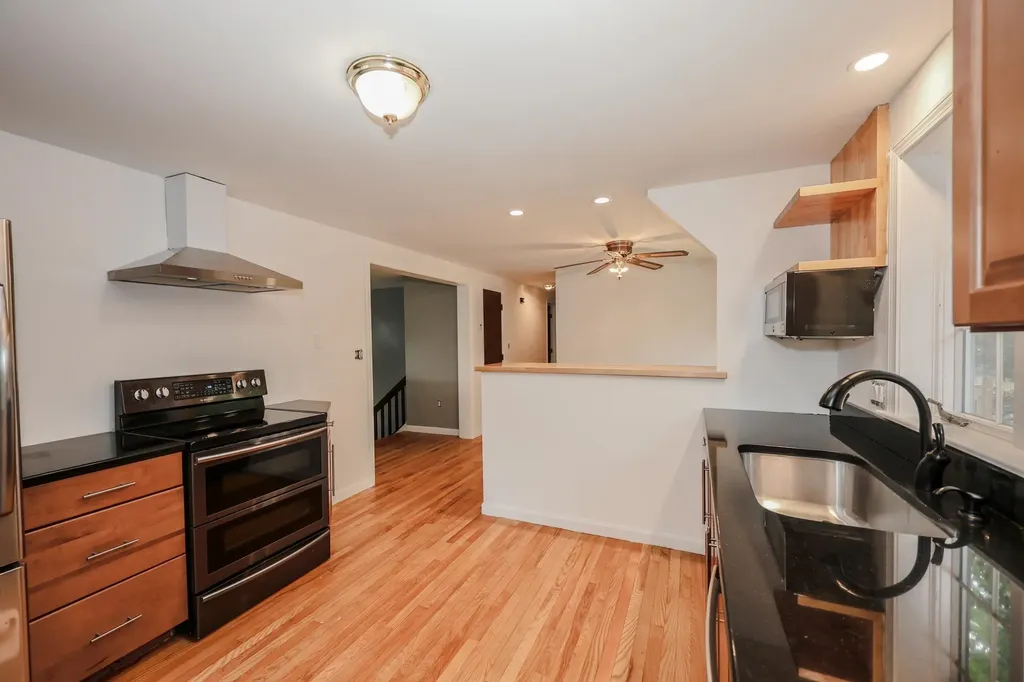 85 Taylor Street Nashua NH 03060