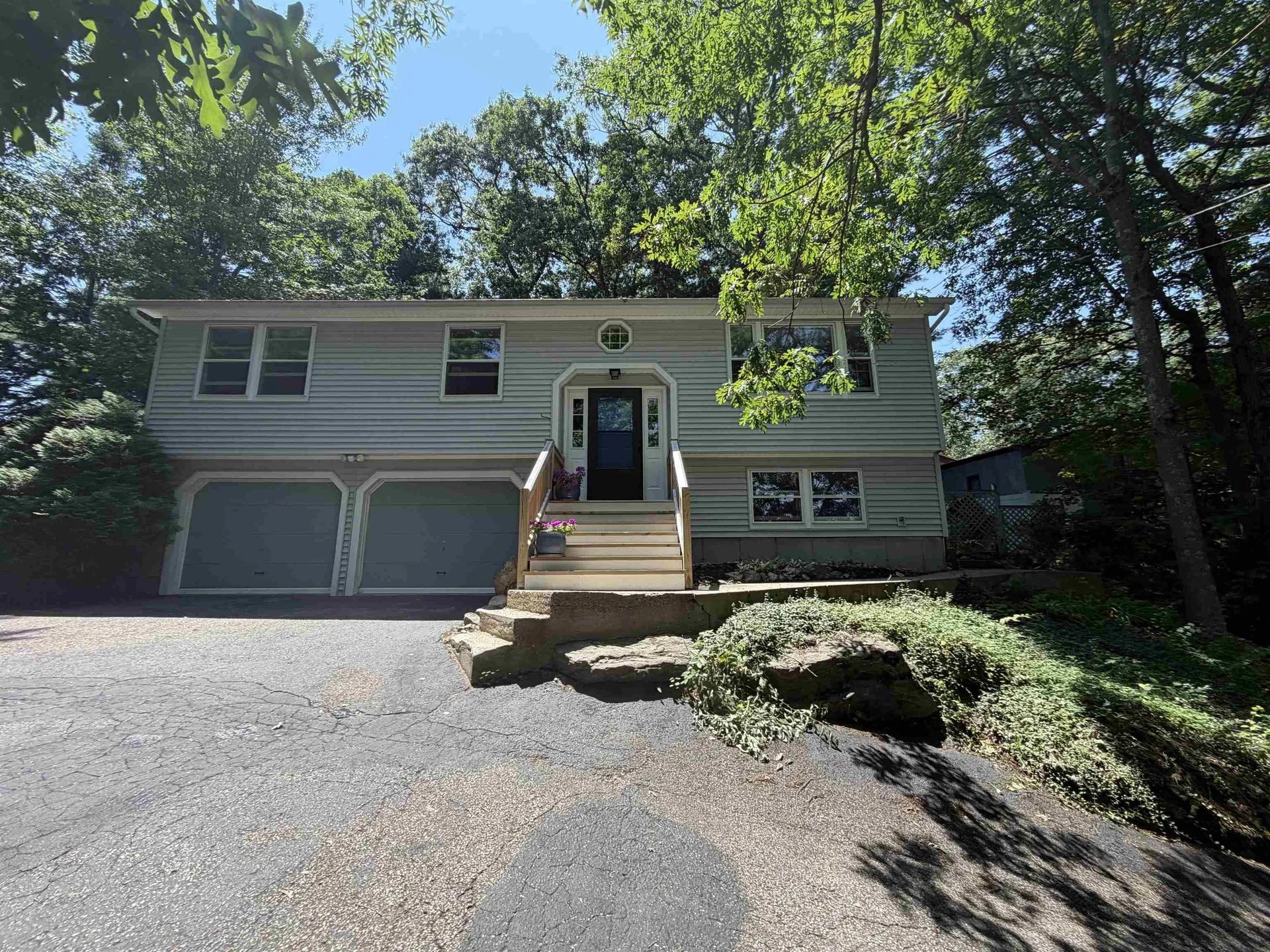85 Taylor Street Nashua NH 03060