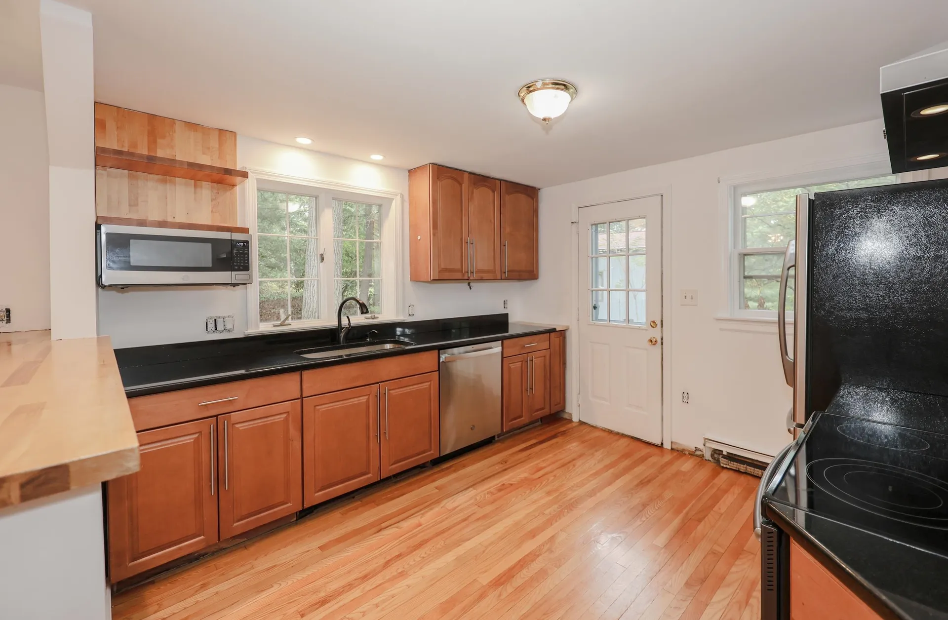 85 Taylor Street Nashua NH 03060