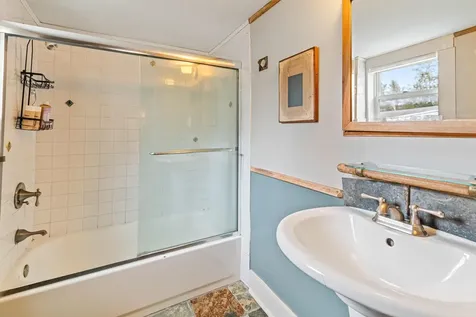 128 East Main Street Richmond VT 05477