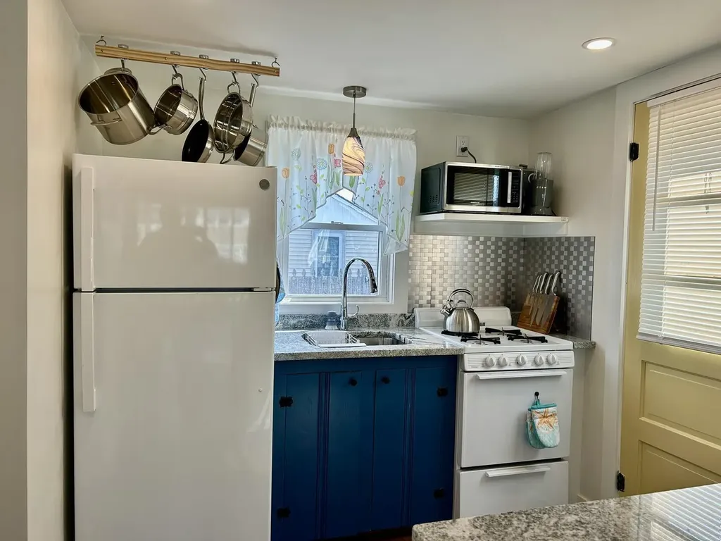 23 Diane Lane Hampton NH 03842