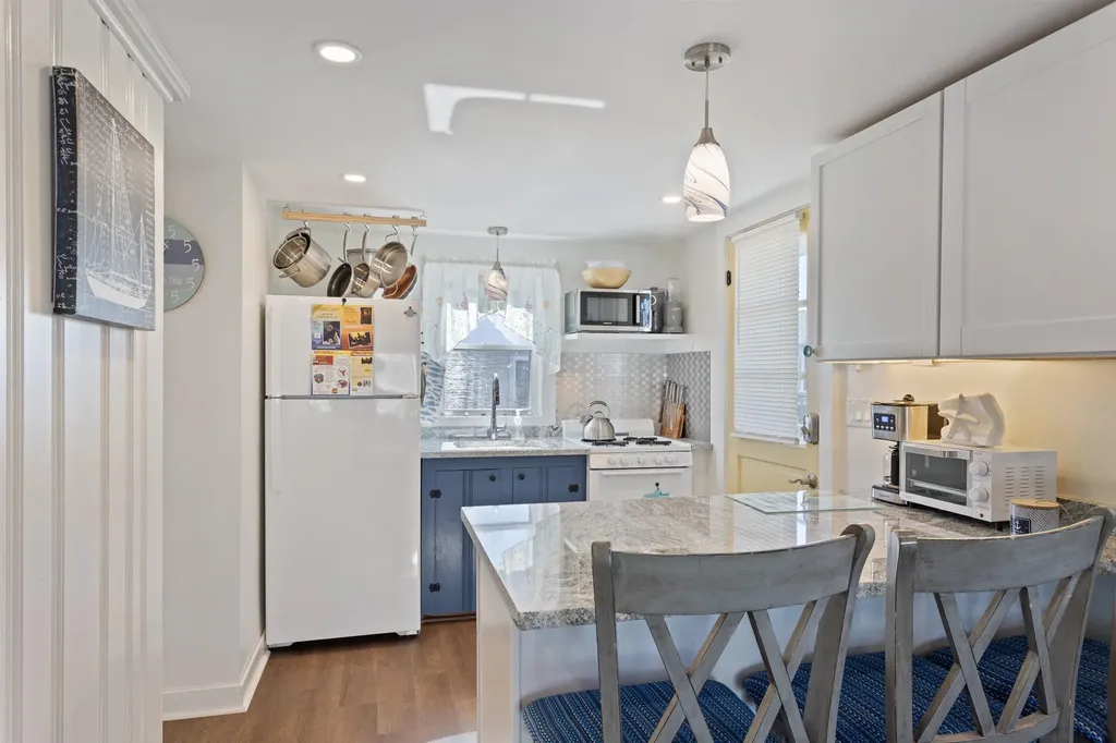 23 Diane Lane Hampton NH 03842