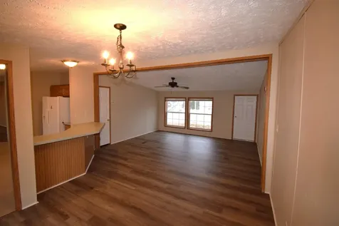 6 George's Lane Fremont NH 03044