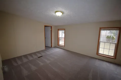 6 George's Lane Fremont NH 03044