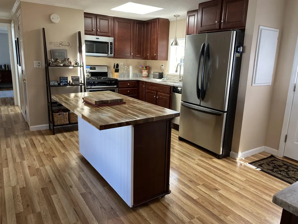 104 Whippoorwill Street Seabrook NH 03874