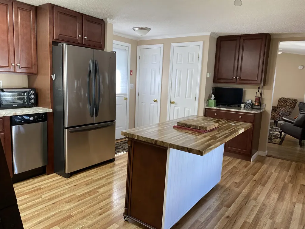 104 Whippoorwill Street Seabrook NH 03874