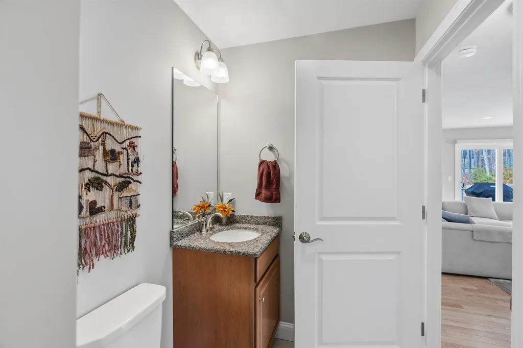 9 Redwood Road Pelham NH 03076