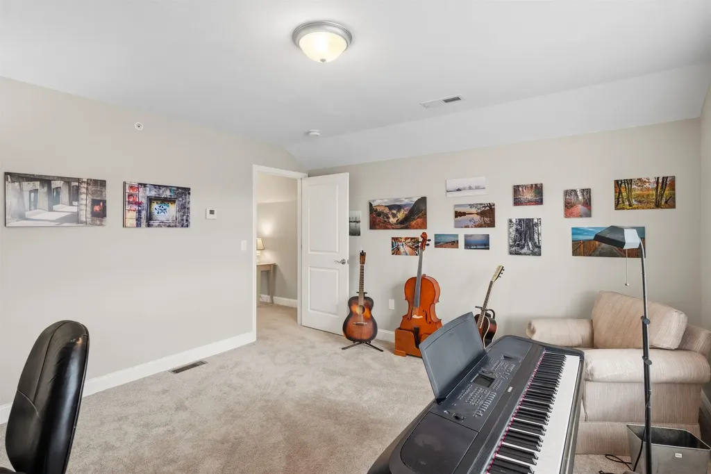 9 Redwood Road Pelham NH 03076