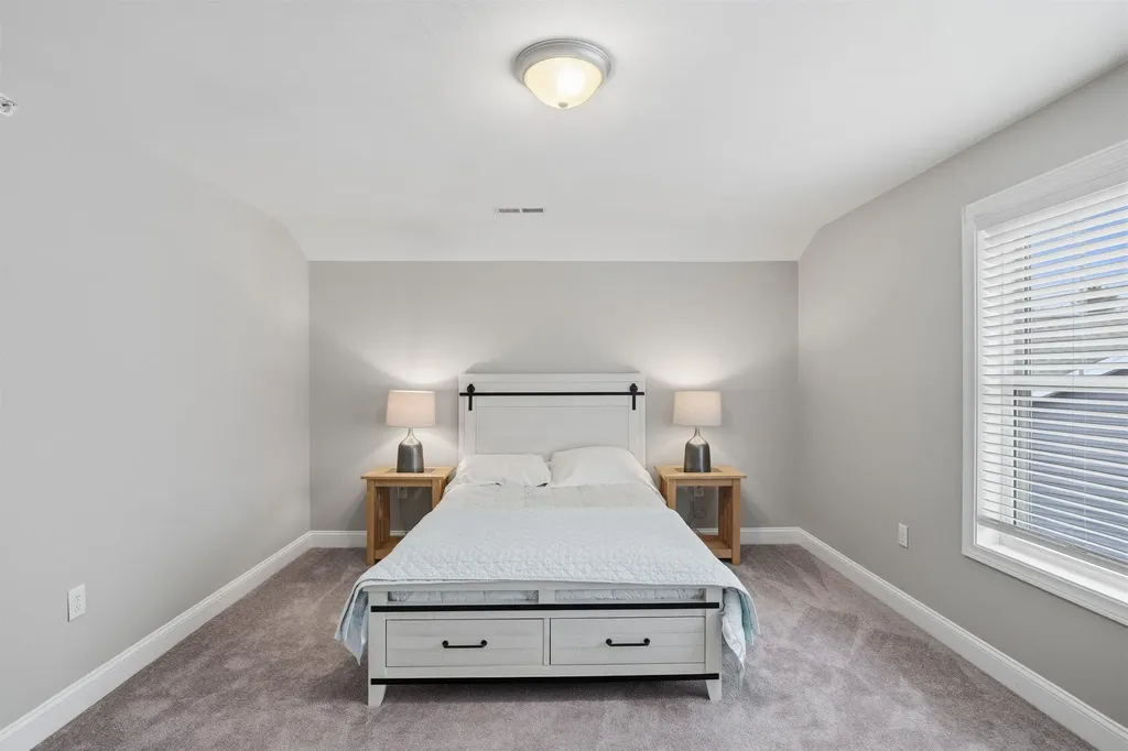 9 Redwood Road Pelham NH 03076