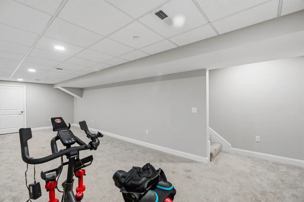 9 Redwood Road Pelham NH 03076