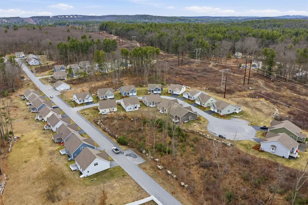 9 Redwood Road Pelham NH 03076