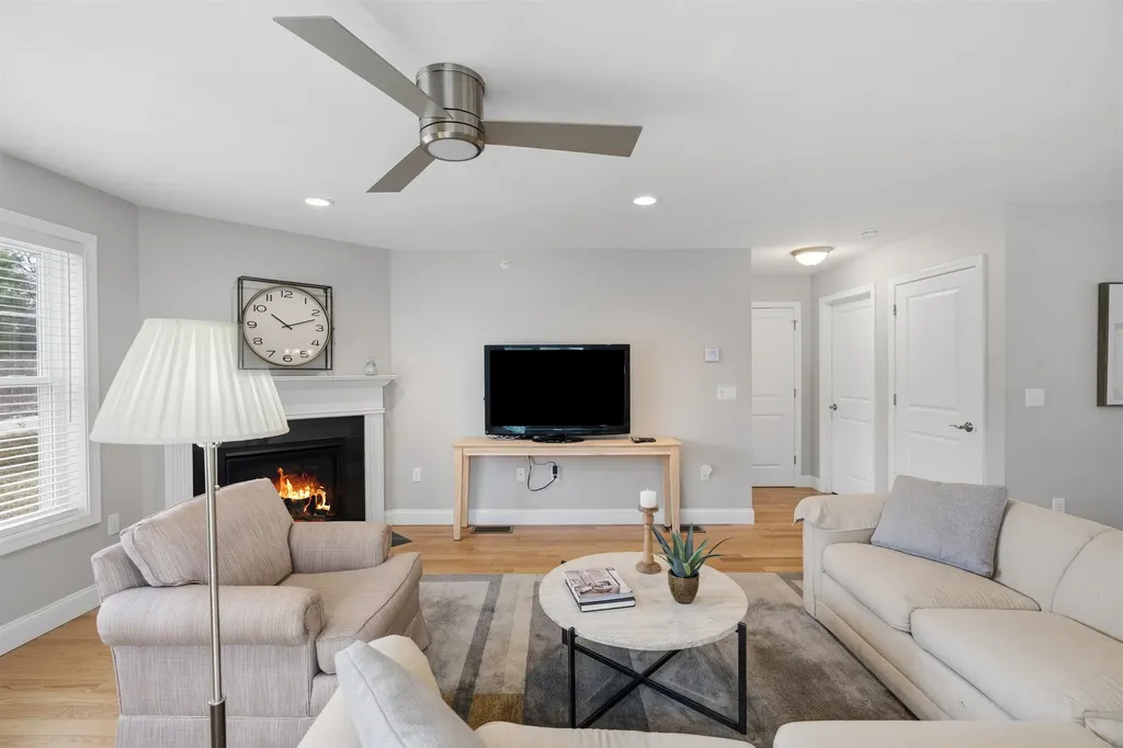 9 Redwood Road Pelham NH 03076