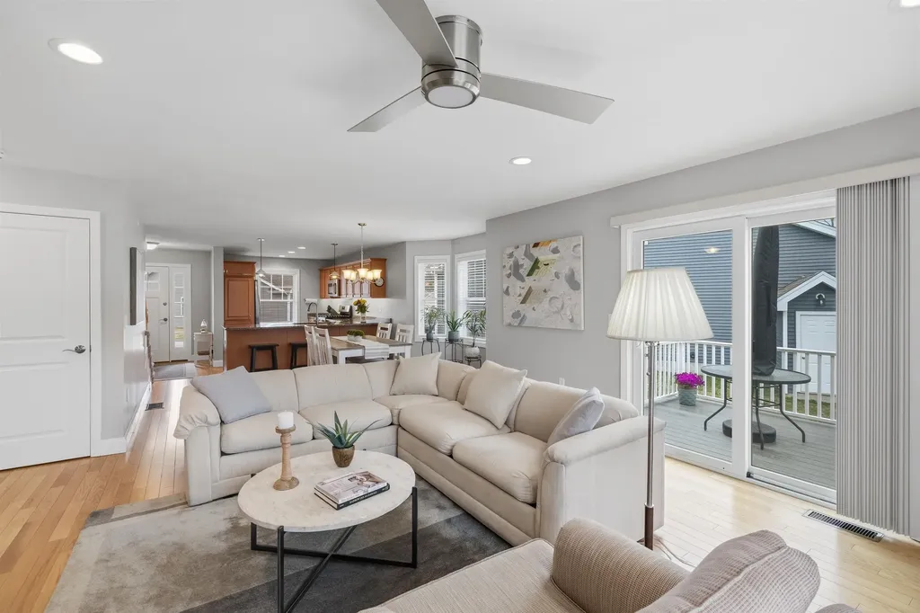 9 Redwood Road Pelham NH 03076