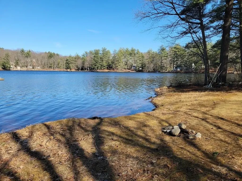 54 Canterbury Shore Drive Canterbury NH 03224