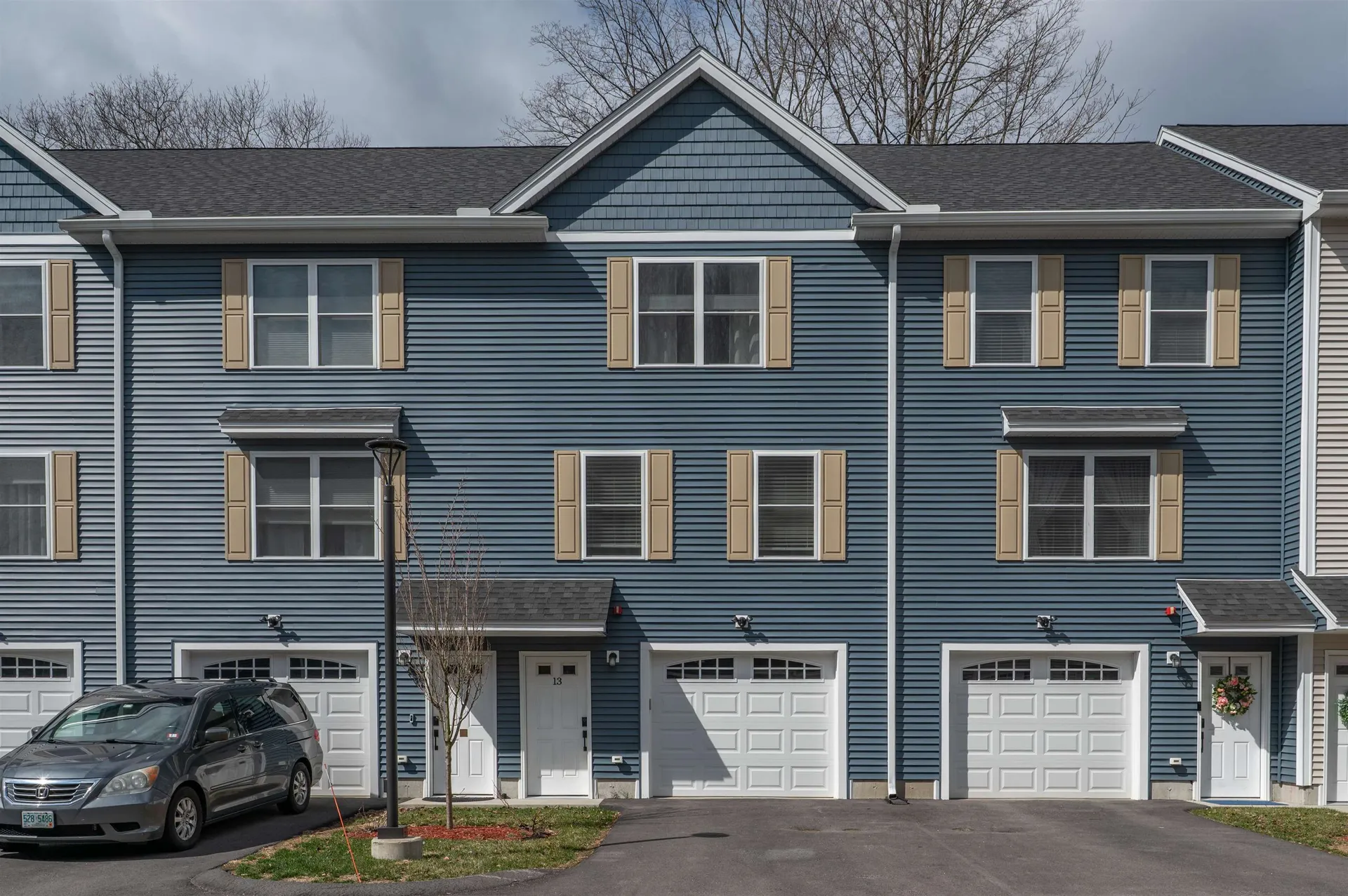 13 Sapphire Lane Nashua NH 03064
