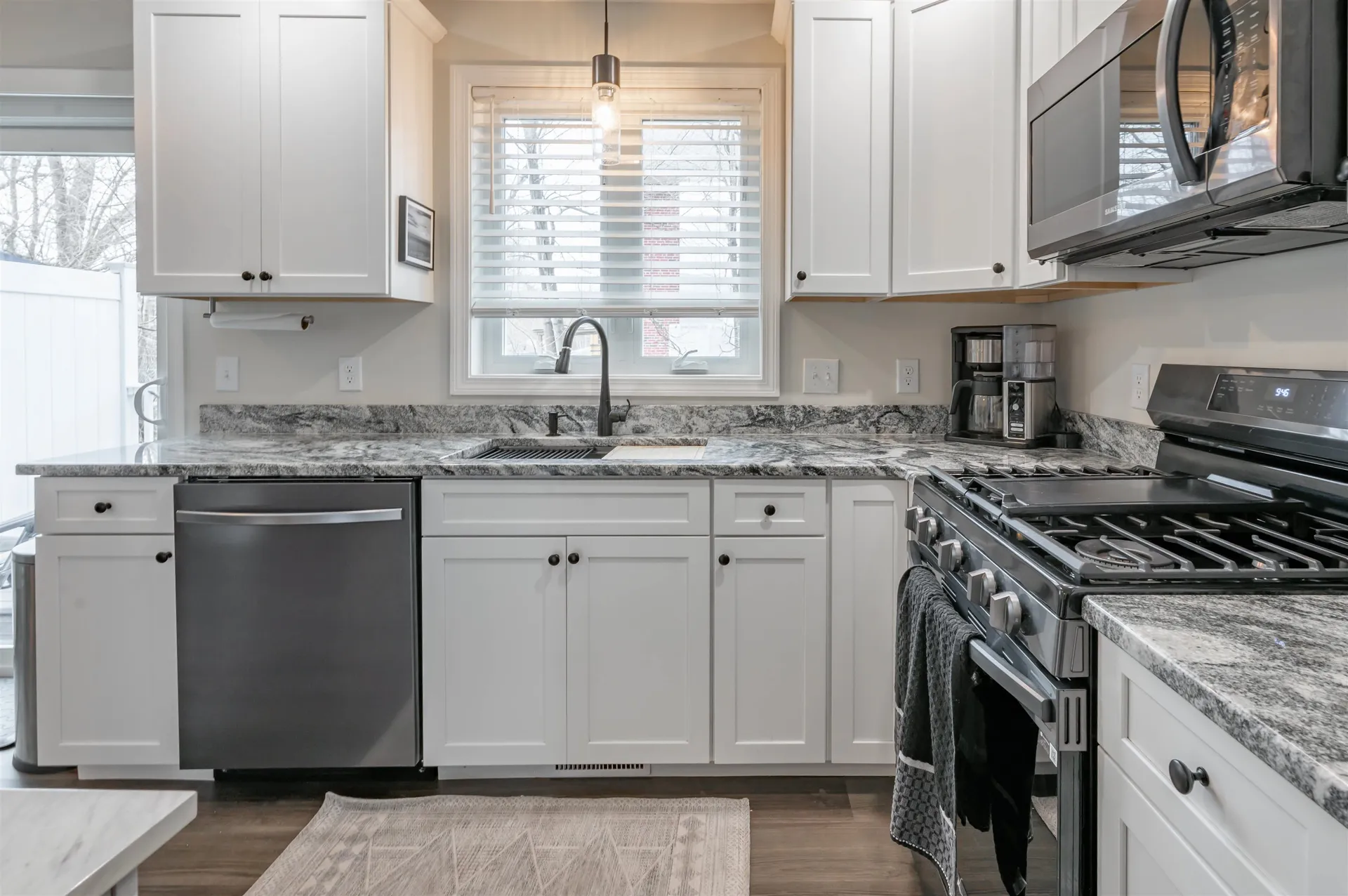 13 Sapphire Lane Nashua NH 03064