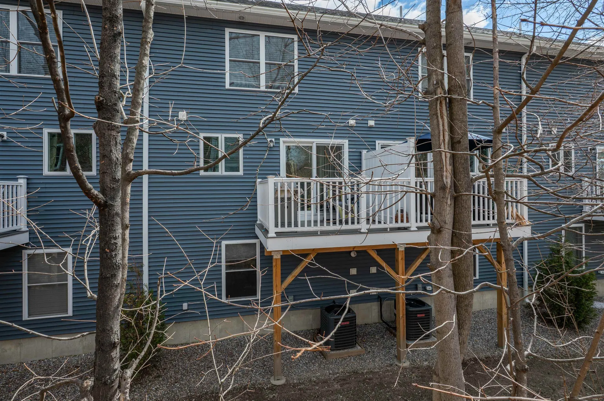 13 Sapphire Lane Nashua NH 03064