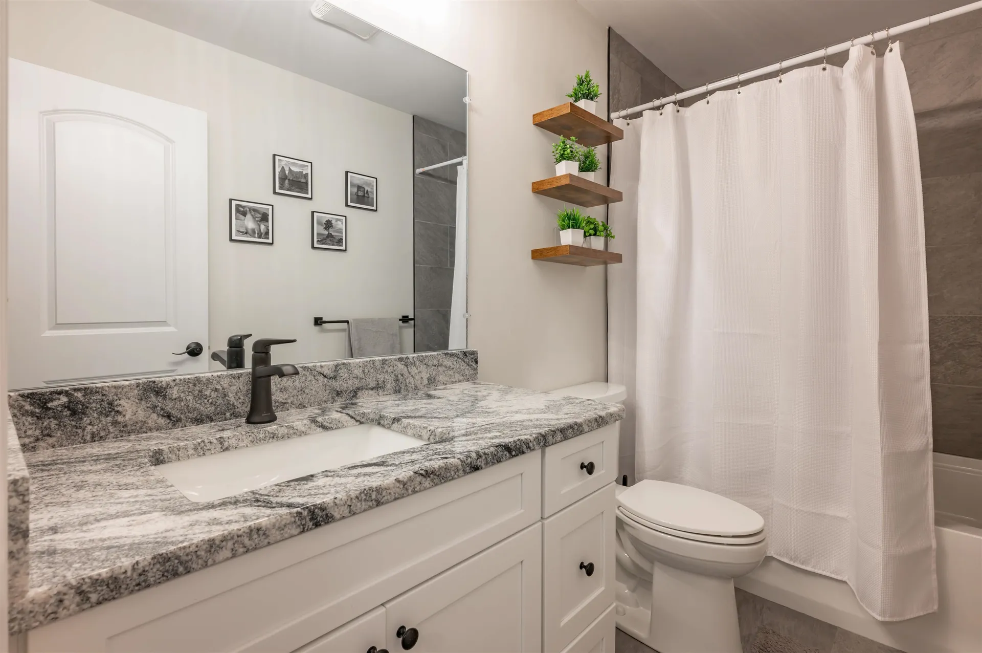 13 Sapphire Lane Nashua NH 03064