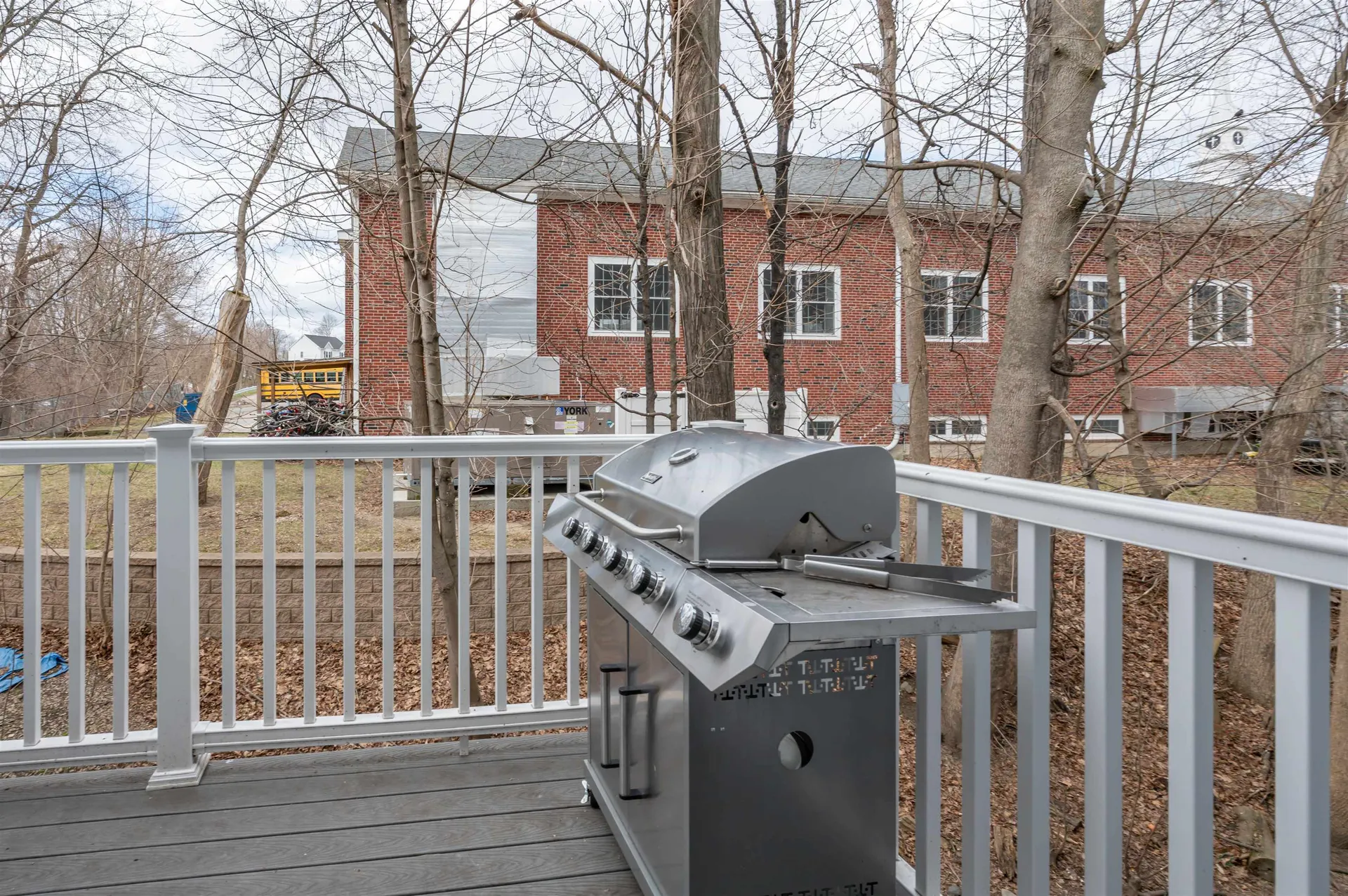 13 Sapphire Lane Nashua NH 03064