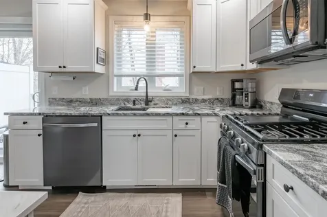 13 Sapphire Lane Nashua NH 03064