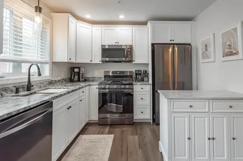 13 Sapphire Lane Nashua NH 03064