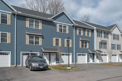 13 Sapphire Lane Nashua NH 03064