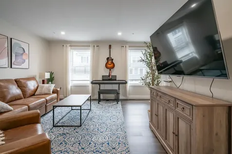 13 Sapphire Lane Nashua NH 03064