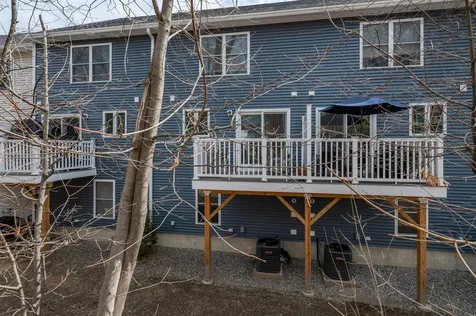 13 Sapphire Lane Nashua NH 03064