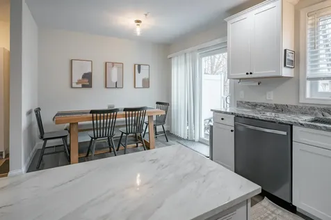 13 Sapphire Lane Nashua NH 03064
