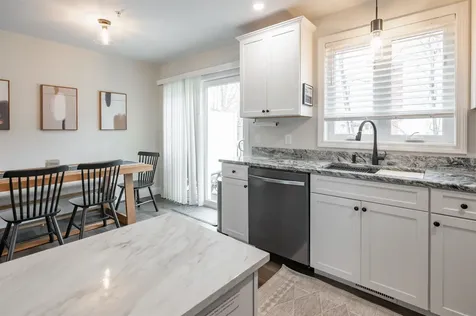 13 Sapphire Lane Nashua NH 03064