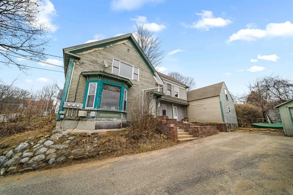 7 Elliott Street Laconia NH 03246
