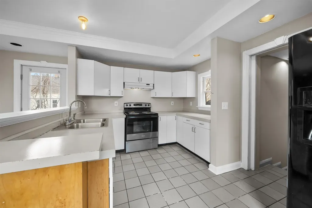 7 Elliott Street Laconia NH 03246