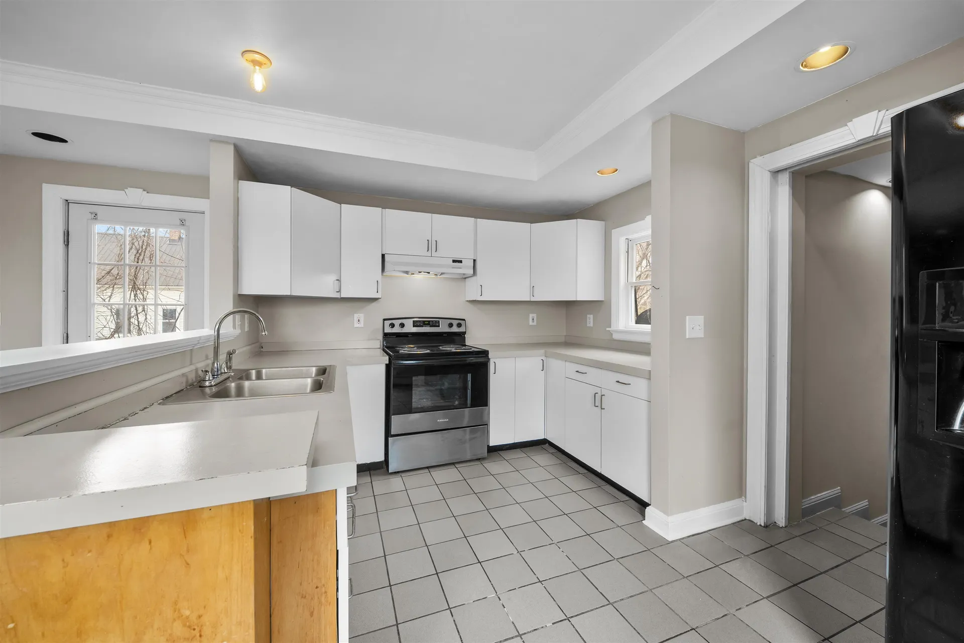 7 Elliott Street Laconia NH 03246