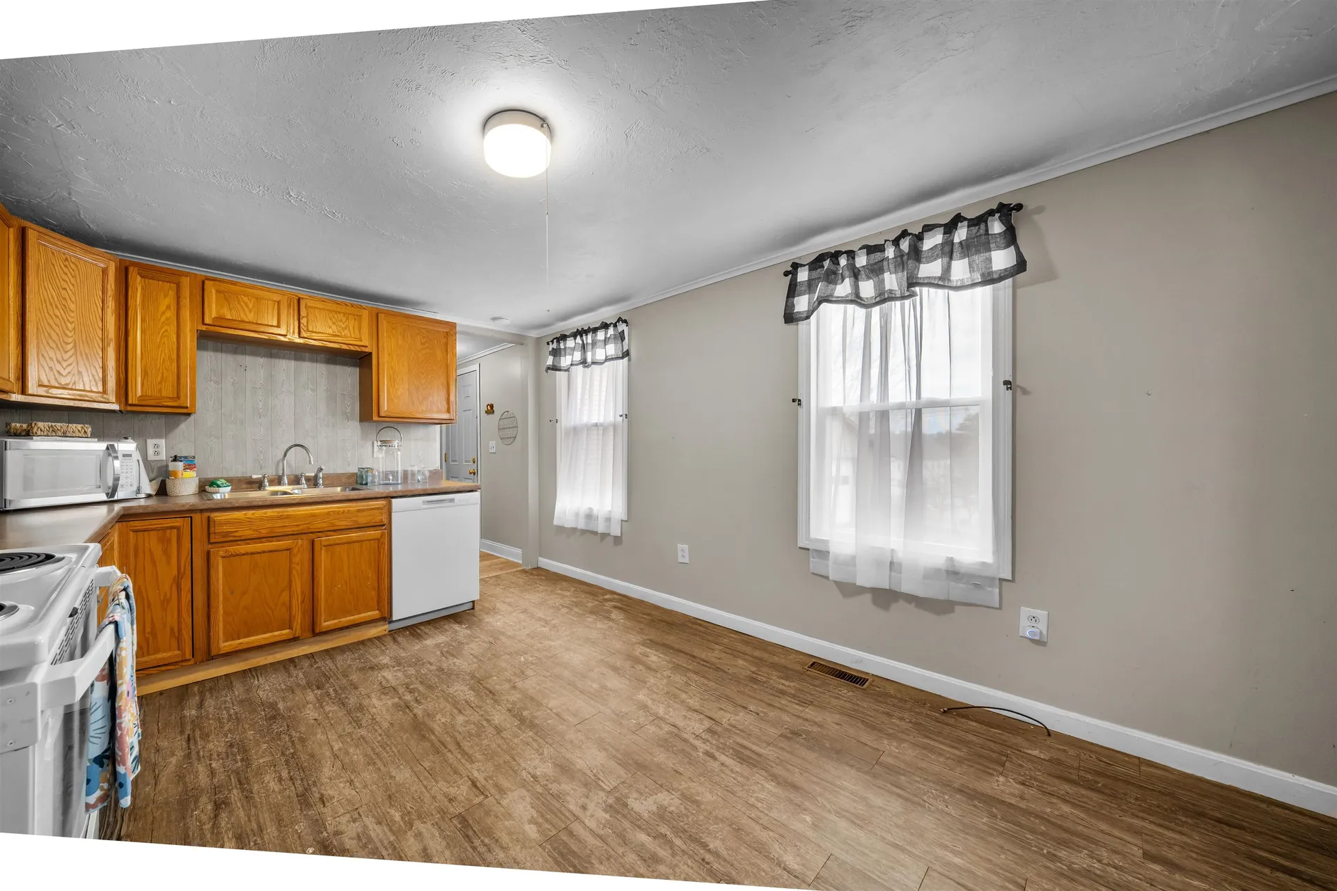 7 Elliott Street Laconia NH 03246