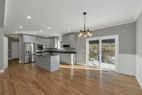 10 Shelburne Lane Concord NH 03301