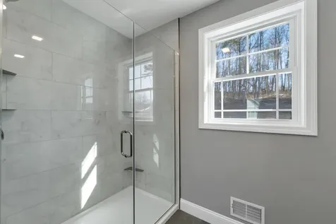 10 Shelburne Lane Concord NH 03301
