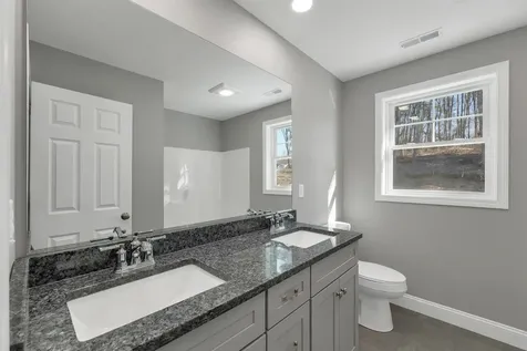 10 Shelburne Lane Concord NH 03301