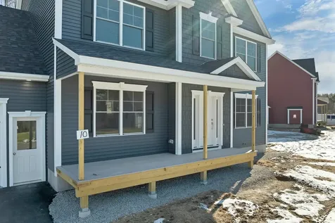 10 Shelburne Lane Concord NH 03301