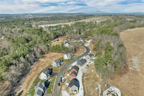 10 Shelburne Lane Concord NH 03301