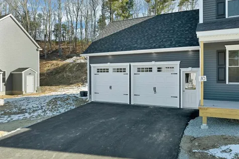 10 Shelburne Lane Concord NH 03301