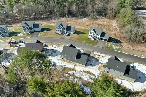 10 Shelburne Lane Concord NH 03301