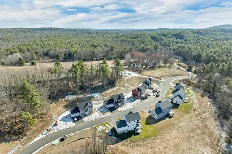 10 Shelburne Lane Concord NH 03301