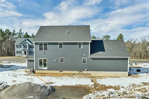 10 Shelburne Lane Concord NH 03301